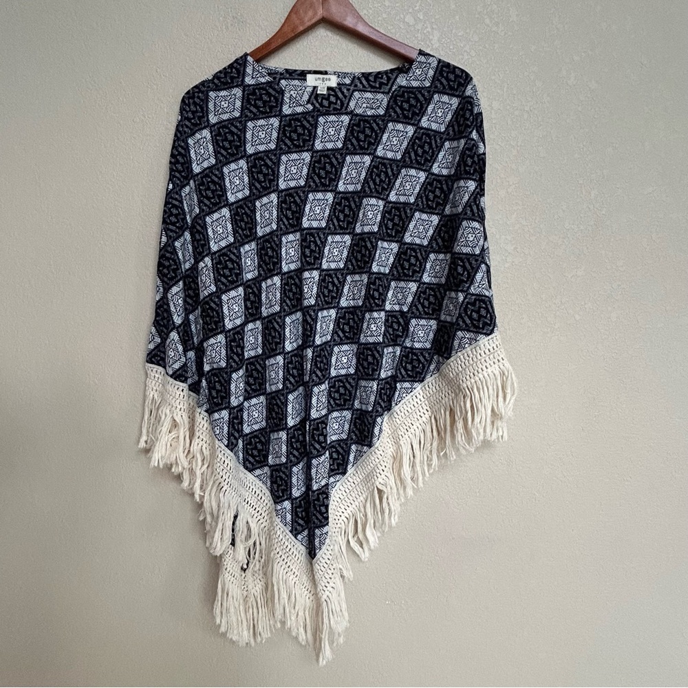 Umgee USA Navy & Cream Geometric Knit‎ Poncho with Fringe – Size S/M